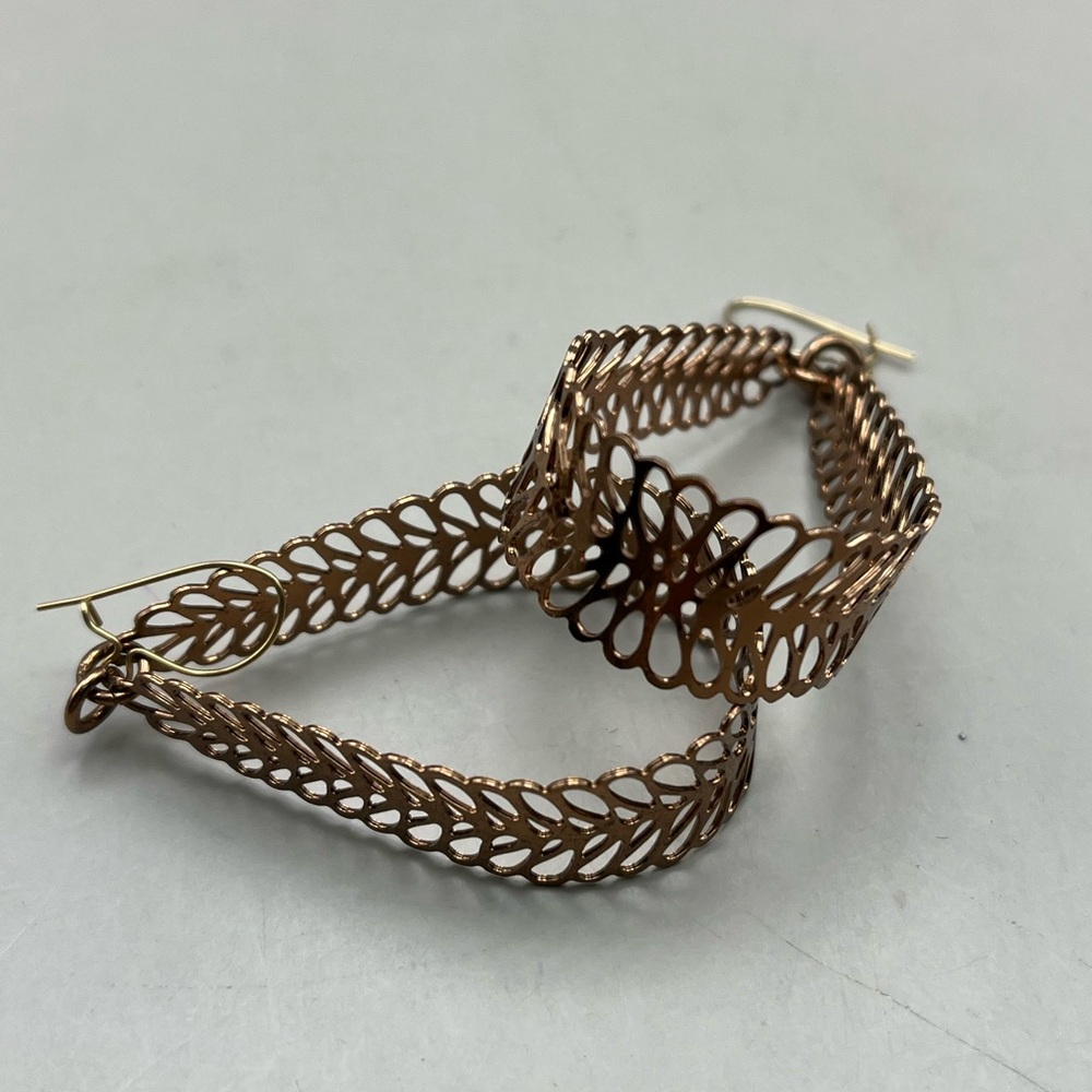 Elegant Copper Tone Filigree Oval Hoop Earrings - Chic Gift -Vintage Inspired - Picture 4 of 4